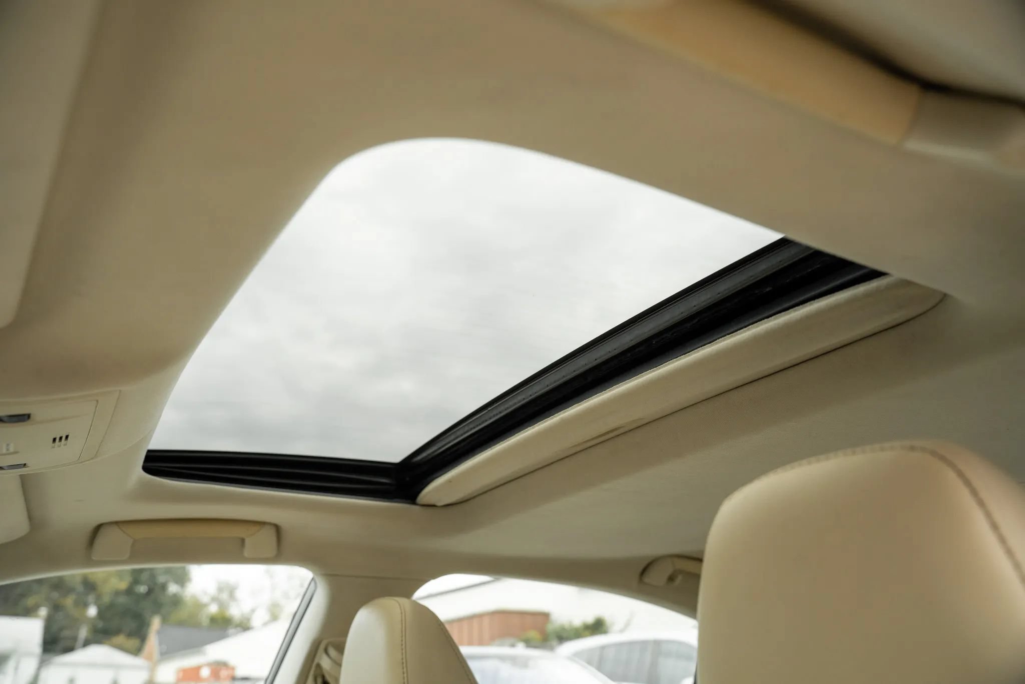Used 2018 Lexus ES 350 w/ Premier Package FWD image 17