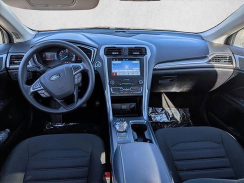 Used 2019 Ford Fusion SE FWD image 18