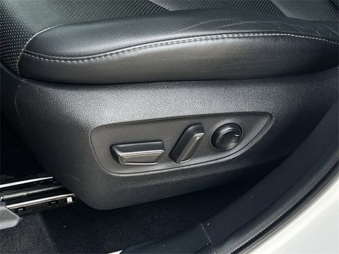 Used 2022 Toyota Highlander Platinum image 29