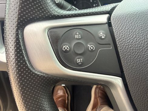 Used 2024 GMC Terrain SLE FWD image 19