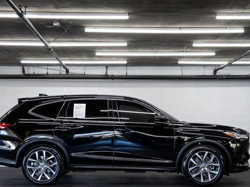 Certified 2023 Acura MDX FWD w/ Technology Package image 6