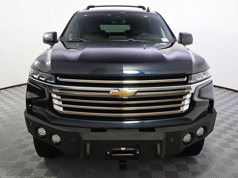 Used 2023 Chevrolet Suburban High Country image 10
