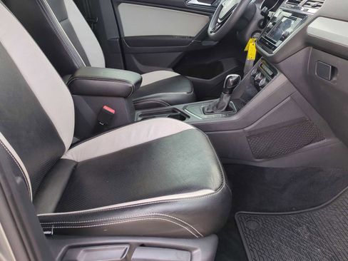Used 2018 Volkswagen Tiguan S image 26