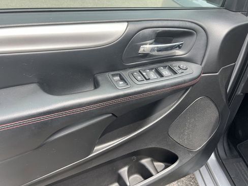 Used 2019 Dodge Grand Caravan GT image 9