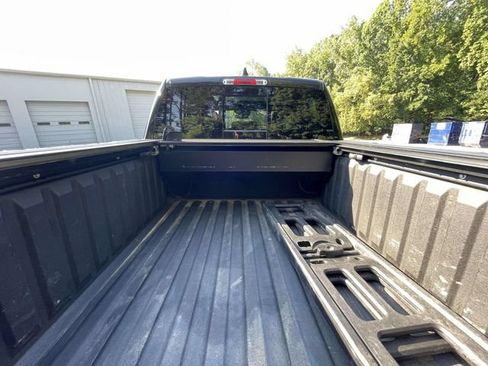 Used 2020 RAM 1500 Limited w/ Black Appearance Package AWD/4WD image 11