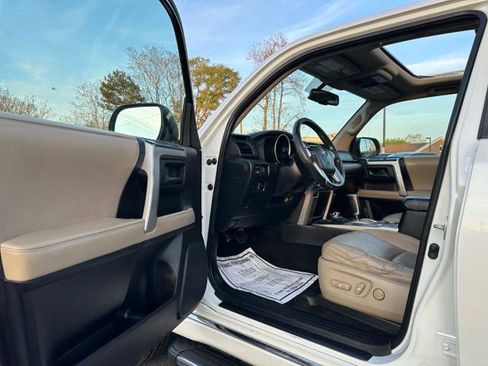 Used 2011 Toyota 4Runner Limited image 11