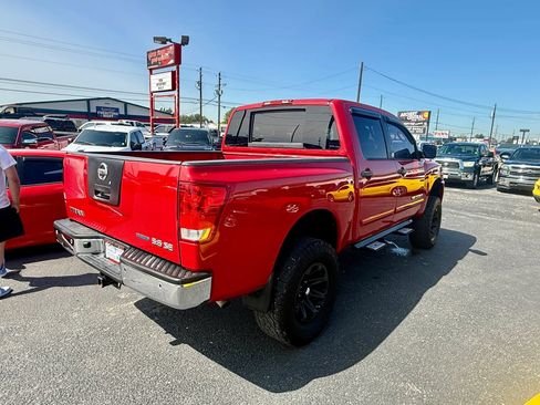 Used 2010 Nissan Titan SE w/ SE Value Truck Pkg AWD/4WD image 5