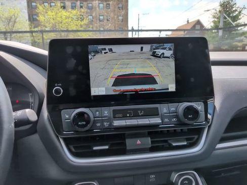 Used 2024 Toyota Grand Highlander AWD image 19