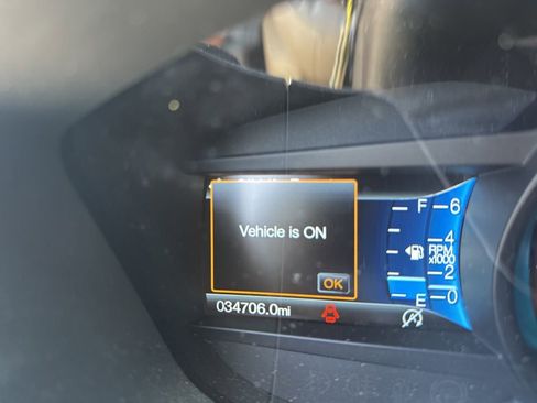 Used 2018 Ford Fusion SE w/ Fusion SE Technology Package FWD image 19