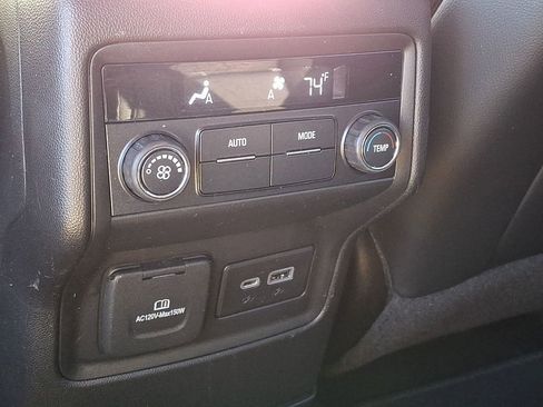 Used 2021 GMC Acadia SLT image 12