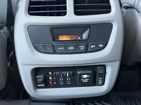 Used 2016 Honda Pilot Touring image 18