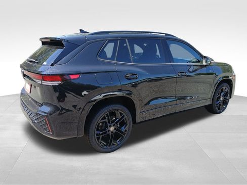 New 2025 Volkswagen Tiguan SE R-Line image 5