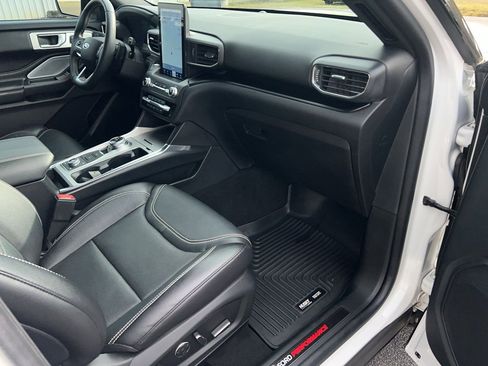 Used 2020 Ford Explorer ST w/ ST Street Pack image 31