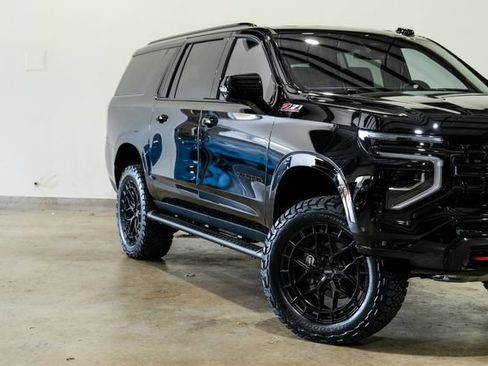 Used 2026 Chevrolet Suburban Z71 w/ Comfort Package AWD/4WD image 22