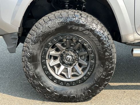 Used 2020 Toyota Tacoma SR5 w/ Blackout Package RWD image 28