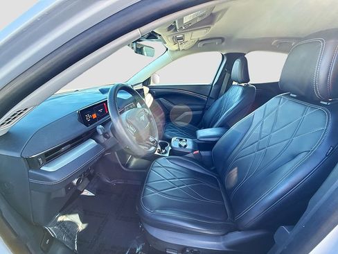 Used 2022 Ford Mustang Mach-E Select image 18