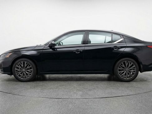 Used 2025 Nissan Altima 2.5 SV image 5