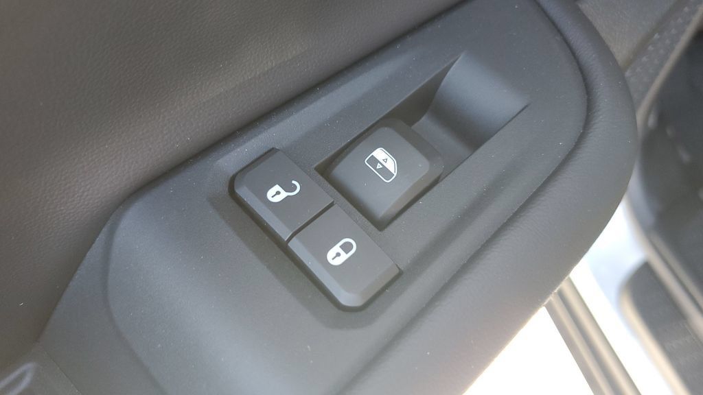 Used 2025 Jeep Grand Cherokee L Altitude AWD/4WD image 20