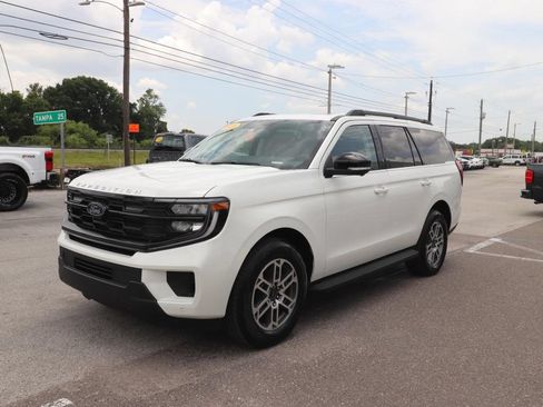 New 2026 Ford Expedition Active RWD image 7