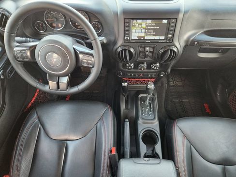 Used 2017 Jeep Wrangler Unlimited Rubicon AWD/4WD image 27