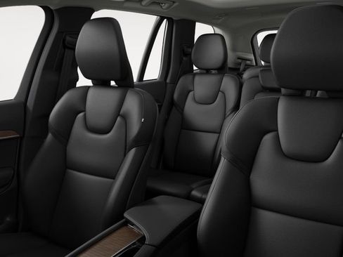 Certified 2024 Volvo XC90 B6 Plus w/ Protection Package Premier AWD/4WD image 7
