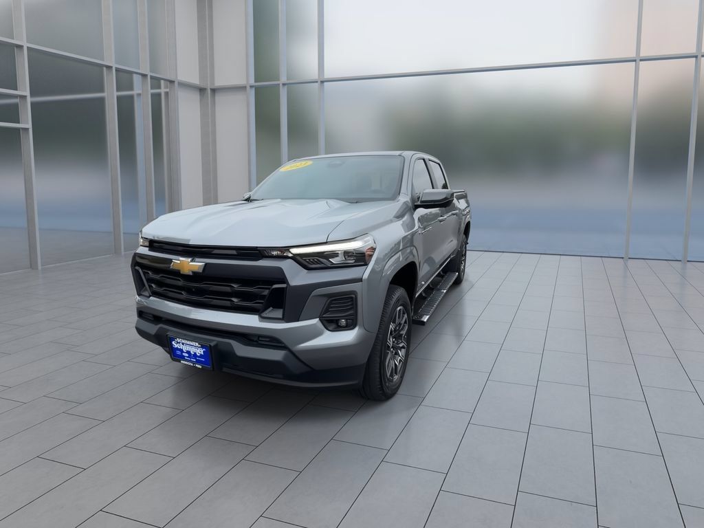 Used 2023 Chevrolet Colorado LT w/ LT Convenience Package III AWD/4WD image 4