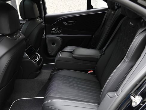 New 2026 Bentley Flying Spur Plug-In Hybrid image 11