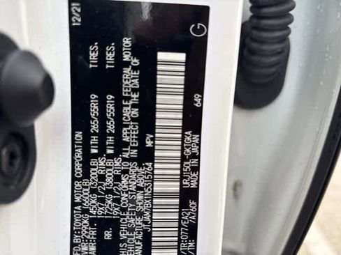 Used 2022 Lexus GX 460 Premium w/ Accessory Package image 21