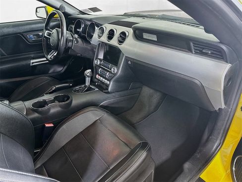 Used 2017 Ford Mustang GT Premium image 31