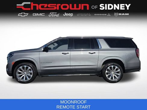 Used 2021 Chevrolet Suburban Premier w/ Premium Package AWD/4WD image 16