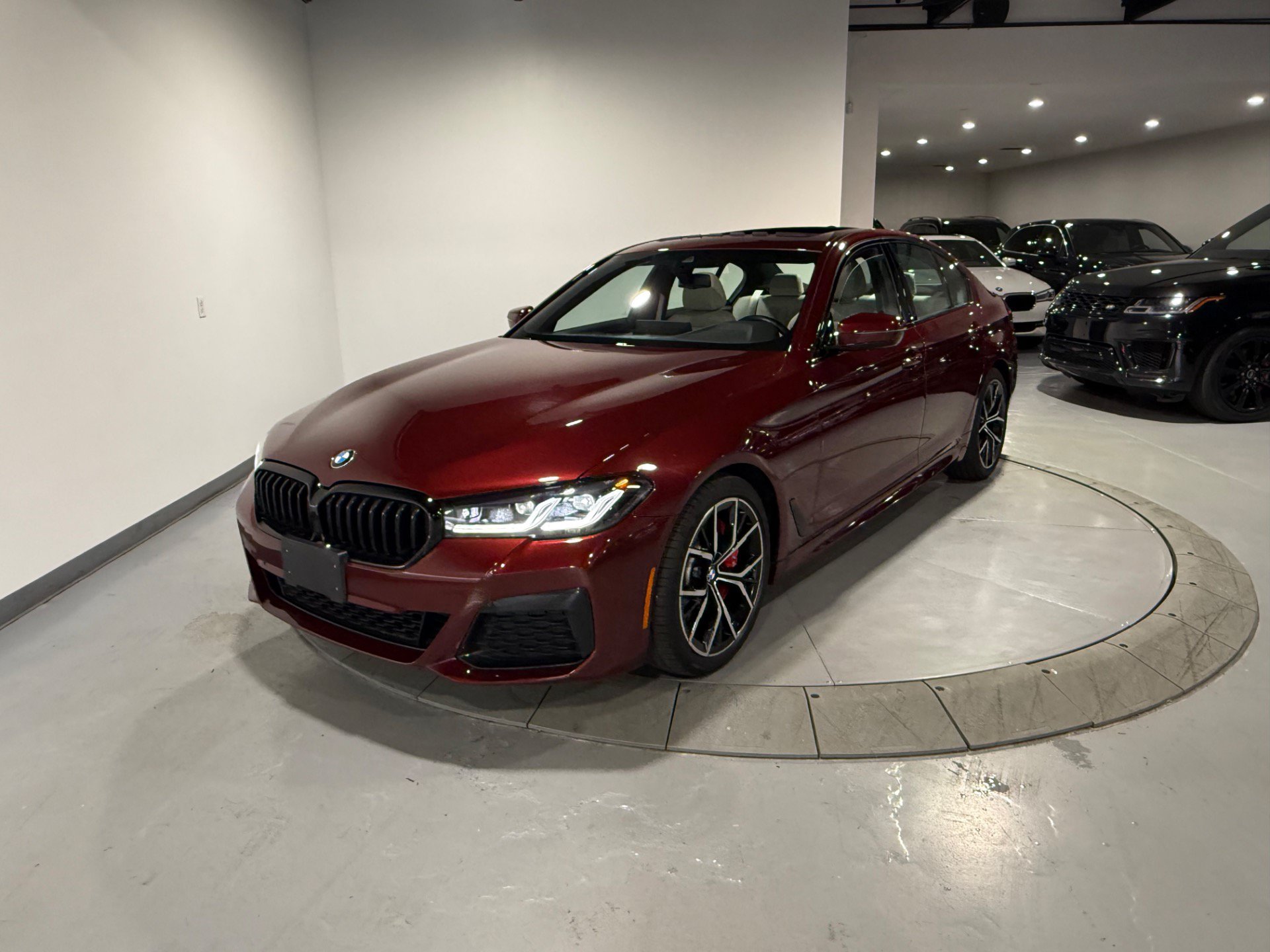 Used 2023 BMW 530i xDrive w/ M Sport Package AWD/4WD image 5