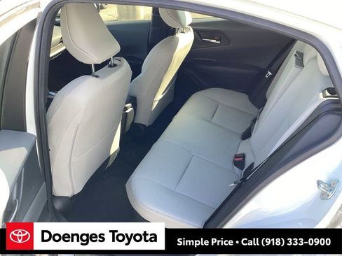 Used 2024 Toyota Prius XLE image 11