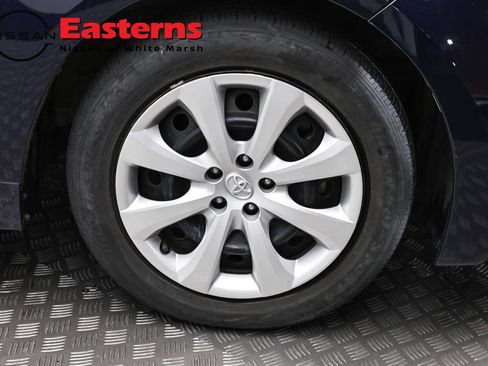 Used 2023 Toyota Corolla LE FWD image 30