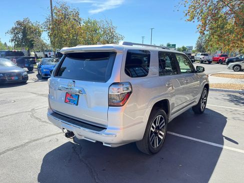 Used 2018 Toyota 4Runner Limited AWD/4WD image 5