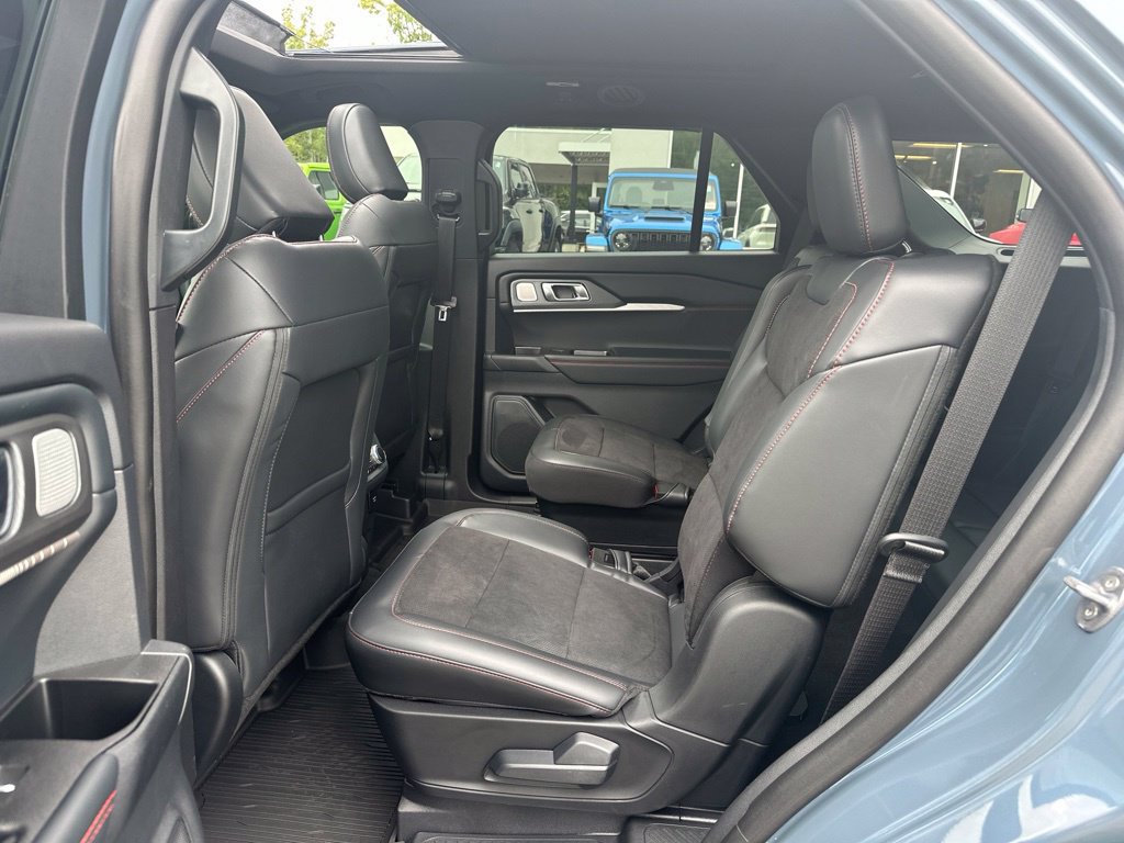 Used 2025 Ford Explorer ST w/ Sun And Sound Package AWD/4WD image 28