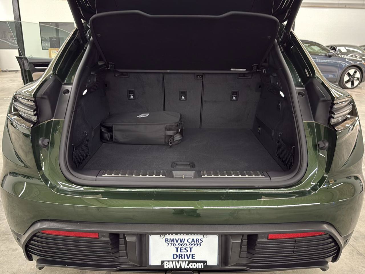 Used 2024 Porsche Macan 4 Electric AWD/4WD image 17