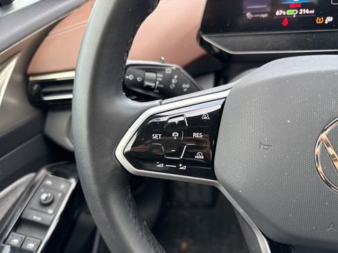 Used 2025 Volkswagen ID.4 Pro RWD image 18