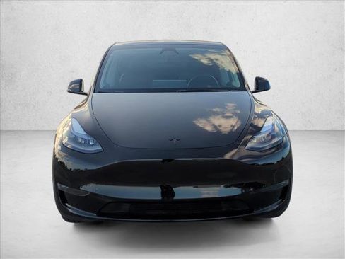 Used 2024 Tesla Model Y Long Range image 2