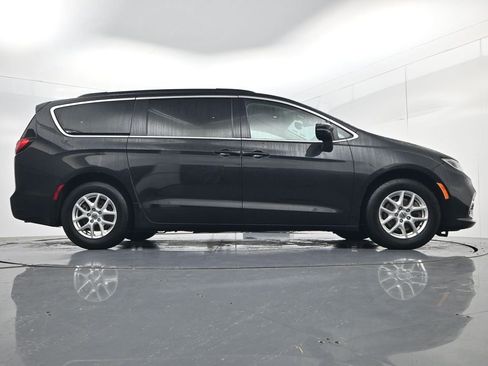 Used 2022 Chrysler Pacifica Touring-L FWD image 48