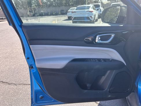 Used 2024 Jeep Compass Limited image 6