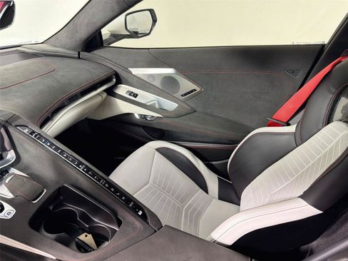 Used 2023 Chevrolet Corvette Stingray Premium Cpe w/ Z51 Performance Package RWD image 24