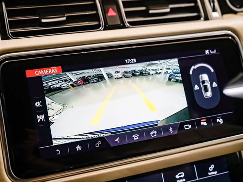 Used 2020 Land Rover Range Rover HSE image 23