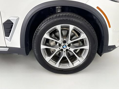 Used 2024 BMW X5 xDrive40i w/ Parking Assistance Package AWD/4WD image 33