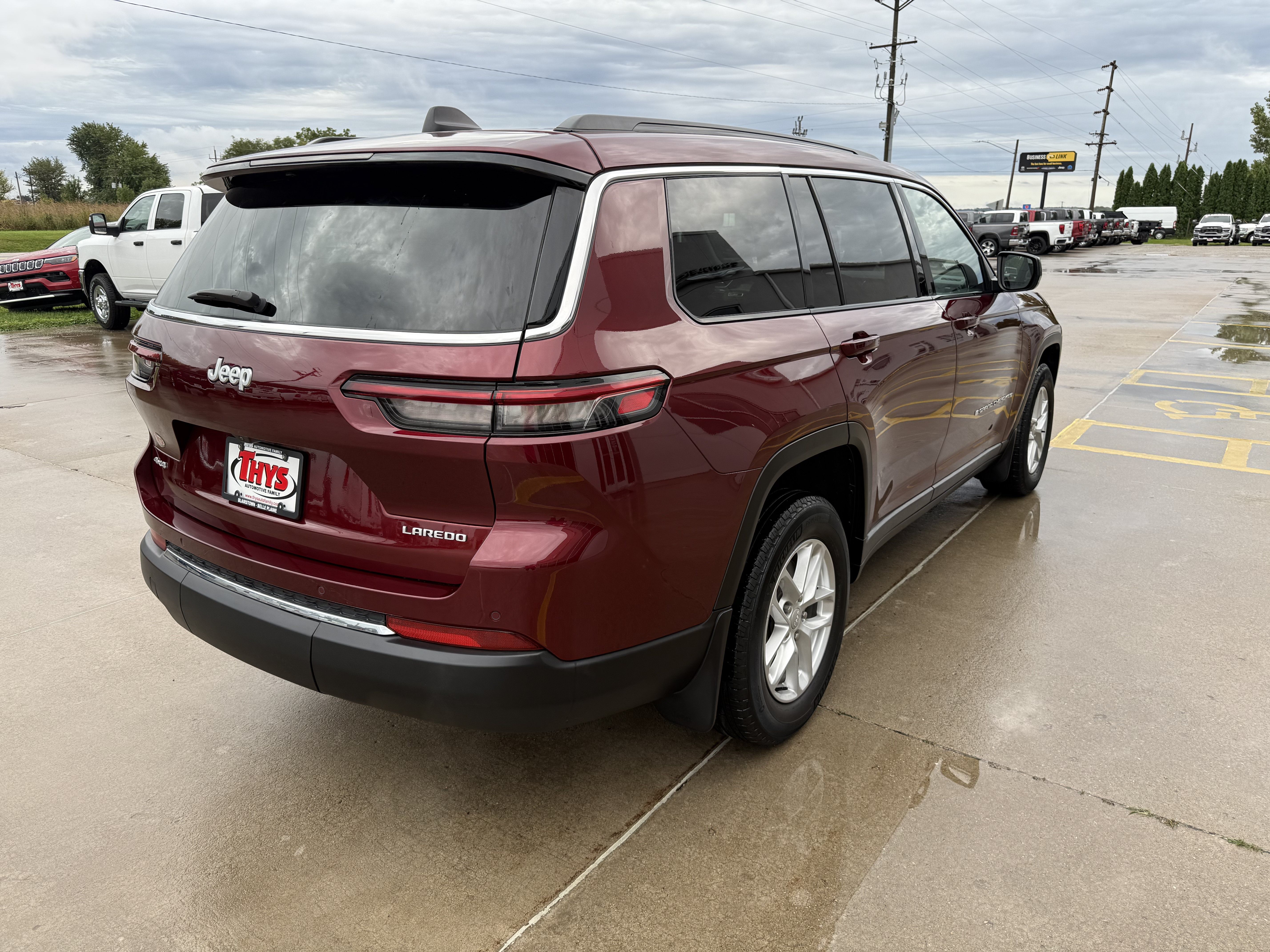 Used 2024 Jeep Grand Cherokee L Laredo w/ Luxury Tech Group I AWD/4WD image 37