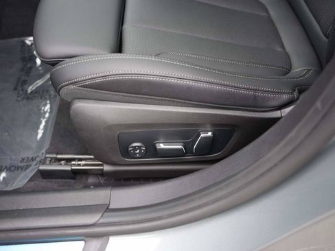 Used 2025 BMW 330i Sedan w/ M Sport Package RWD image 14