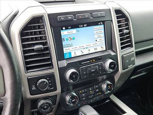 Certified 2019 Ford F150 Lariat w/ Equipment Group 502A Luxury image 15