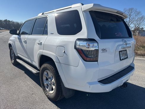 Used 2018 Toyota 4Runner SR5 image 8