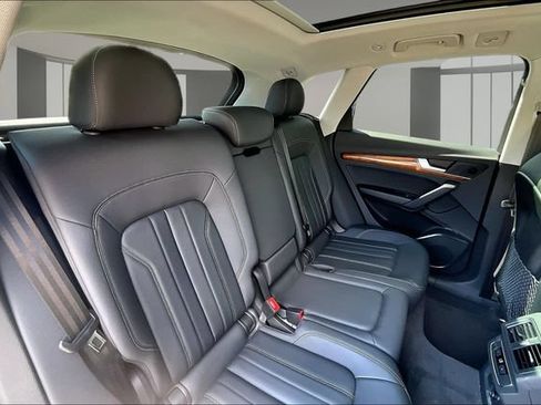 Used 2023 Audi Q5 2.0T Premium w/ Convenience Package AWD/4WD image 25