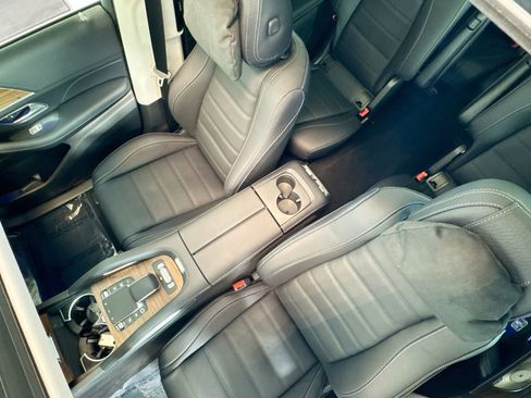 New 2026 Mercedes-Benz GLS 580 4MATIC image 19