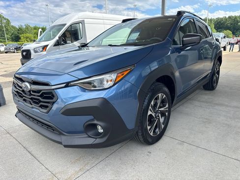 Used 2024 Subaru Crosstrek 2.0i Premium AWD/4WD image 3